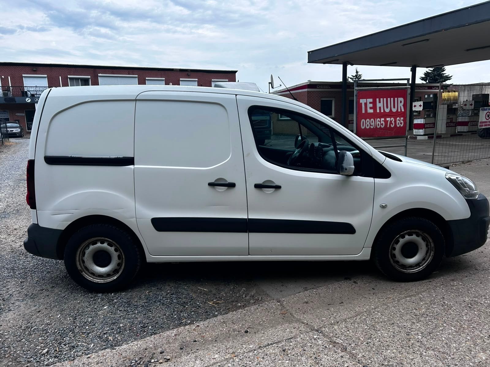 Cietroen berlingo 1.6 diesel 182000 km bj 7/2016, Auto's, Voorwielaandrijving, Euro 5, Stof, Zwart