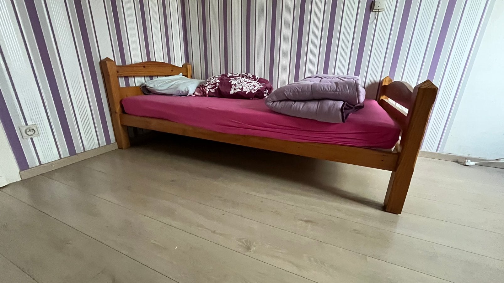 Gratis houten éénpersoonsbed, Ophalen, Eenpersoons, 210 cm, Hout