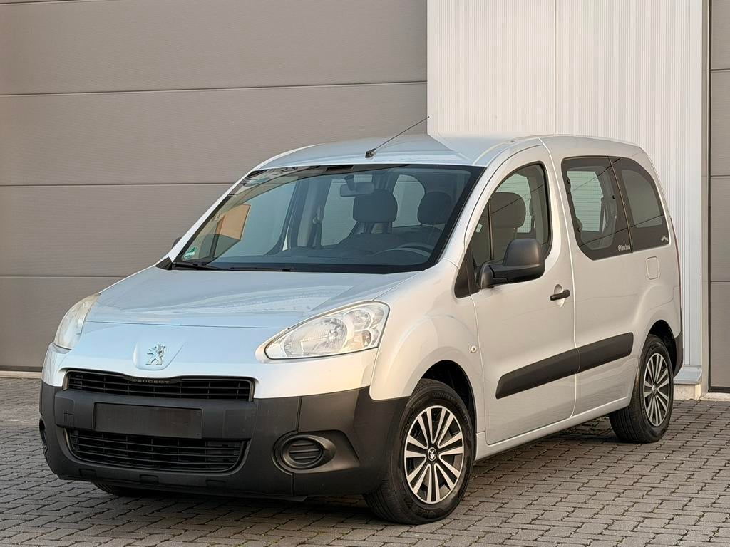 PEUGOET PARTNER 2013 BENZINE 1.6 279.000KM EURO5, Auto's, Euro 5, Bedrijf, Handgeschakeld, Partner
