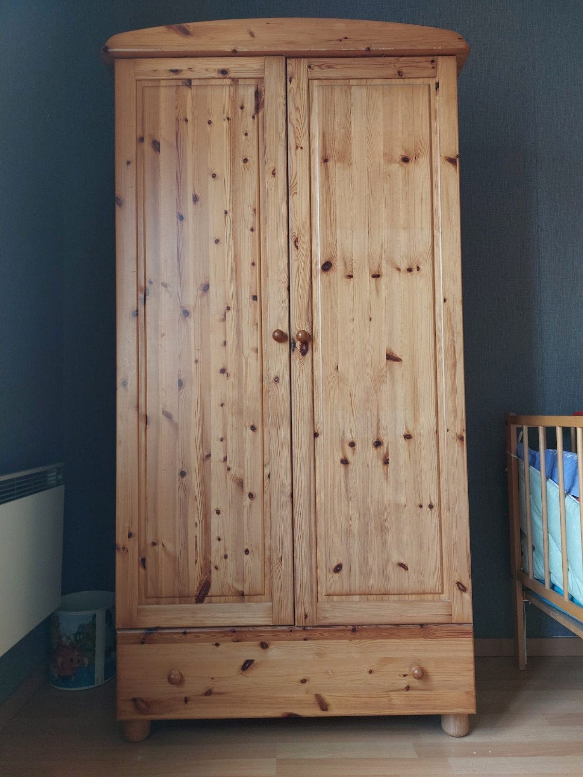 Garde-robe 2 portes, Utilisé, 50 à 100 cm, Avec porte(s), Pin