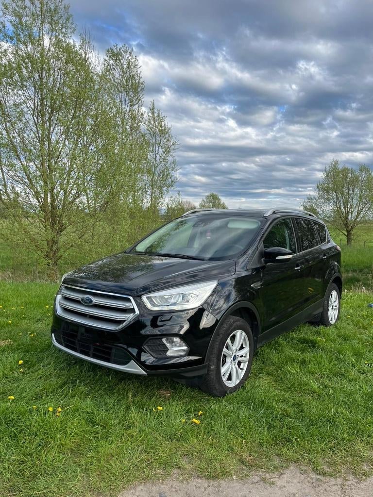 Ford Kuga  1.5 TDCi FWD Business Class, Voorwielaandrijving, Euro 6, 4 cilinders, 1657 kg