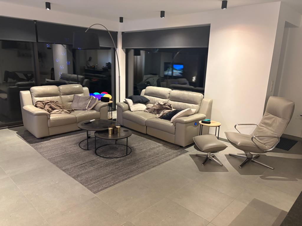 Lederen salon met elektrische relax, Ophalen, Zo goed als nieuw