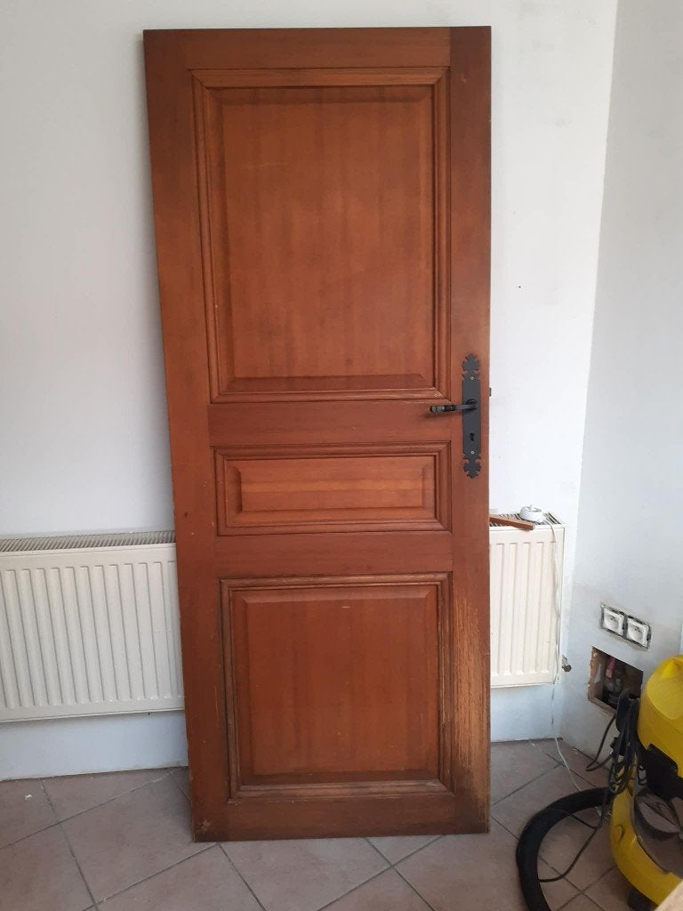 URGENT PORTE BOIS PLEIN STYLE FERMETTE AVEC QUINCAILLERIE, Ophalen, Gebruikt