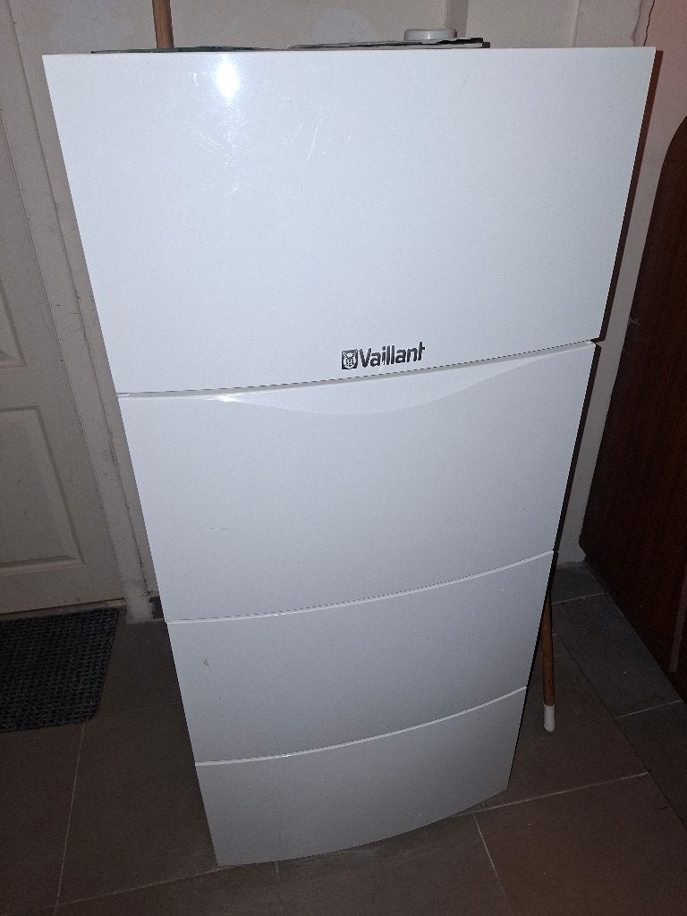 Chaudière gaz condensation Vaillant ecoCOMPACT 34 kW (2017, Bricolage & Construction, Chaudière CC ou Chaudière combinée, Comme neuf