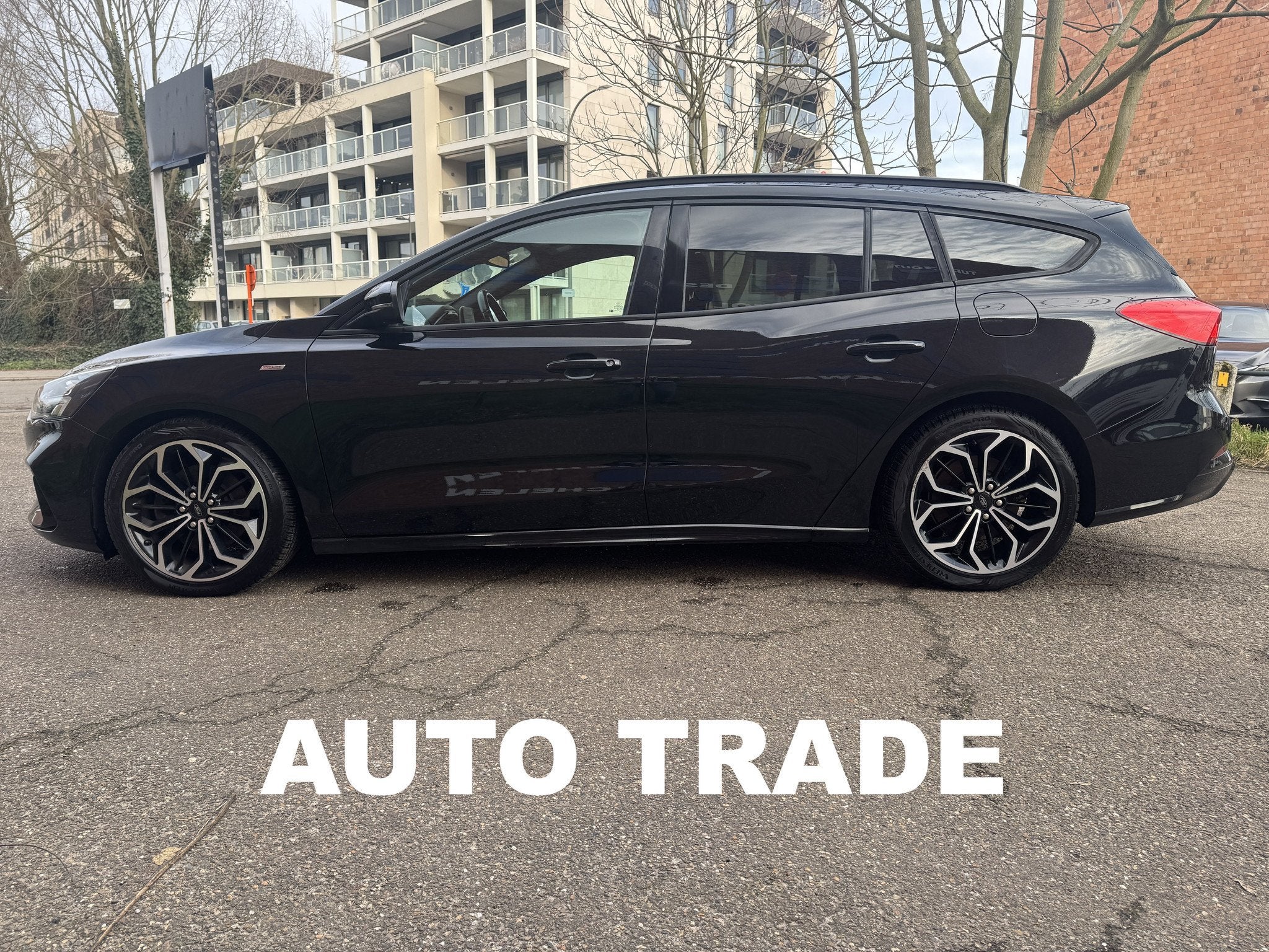 Ford Focus 1.5 D| ST Line | Motorschade | Handelaar Export, Auto's, Stof, Gebruikt, 4 cilinders, Bedrijf