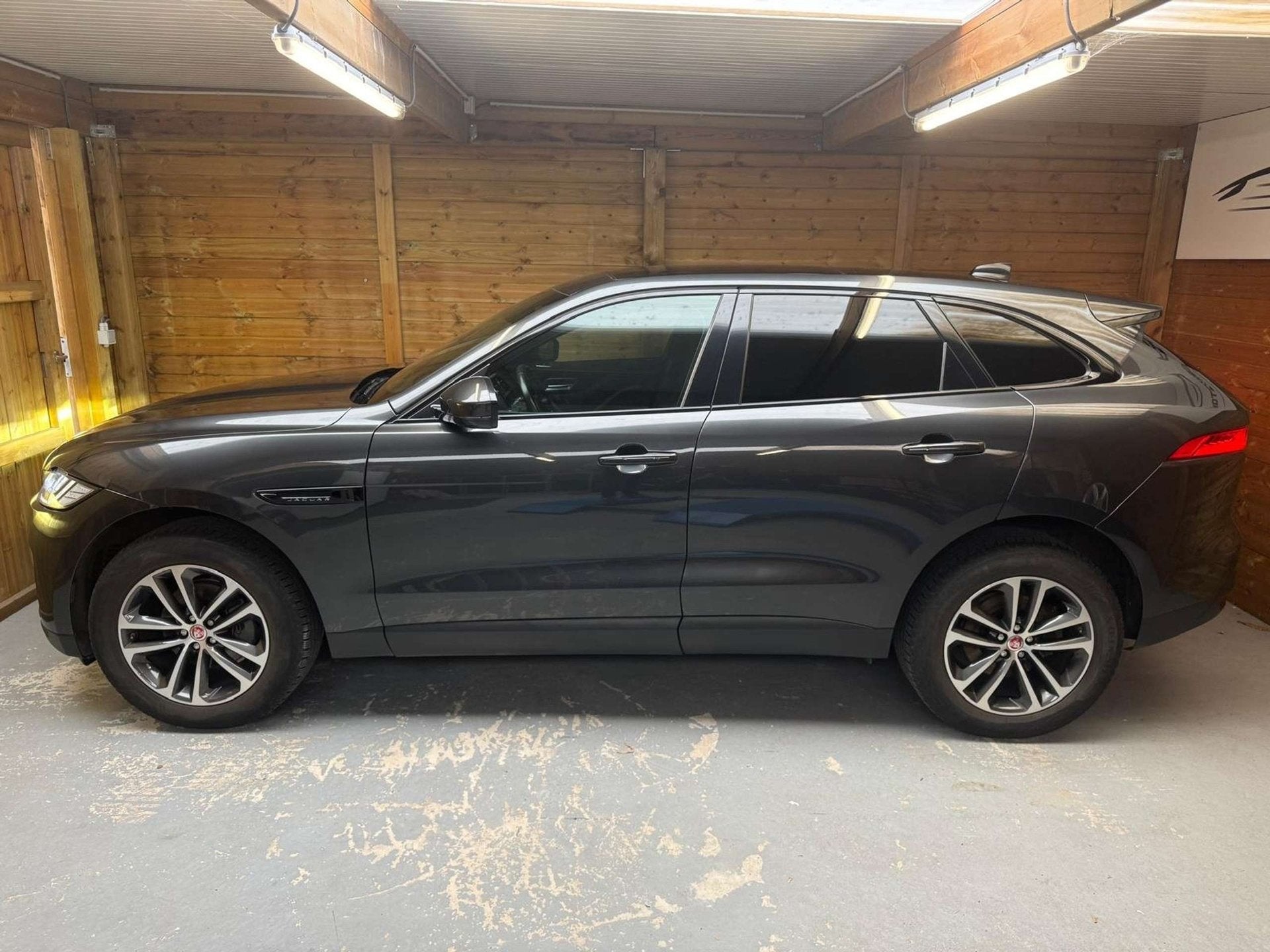 Jaguar F-Pace 1e Eig. * Panodak * Leder * Navi * Garantie Ja, Auto's, Automaat, Dealer onderhouden, 4 cilinders, Bedrijf