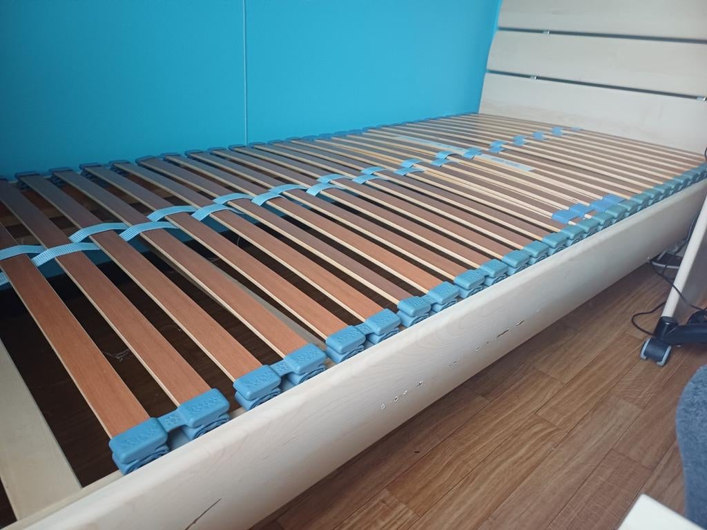 Eenpersoonsbed lattenbodem, Huis en Inrichting, Slaapkamer | Matrassen en Bedbodems, Ophalen, 200 cm