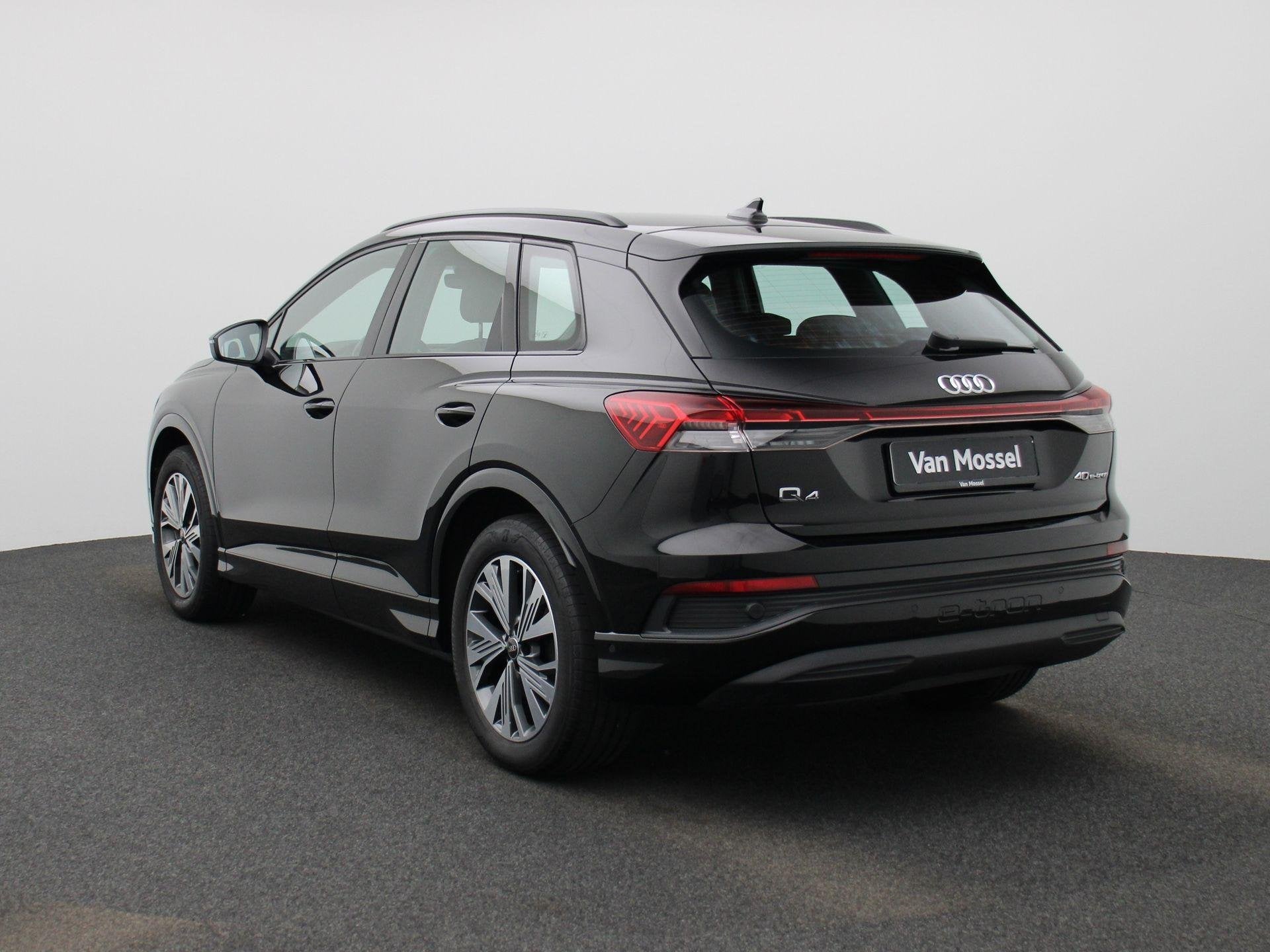 Audi Q4 e-tron 40 Advanced, Automaat, Zwart, 82 kWh, Zwart