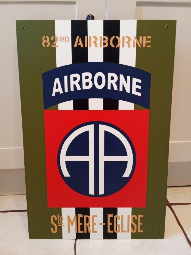 Panneau US WW2 - 82nd AIRBORNE : STE MERE EGLISE, Enlèvement ou Envoi