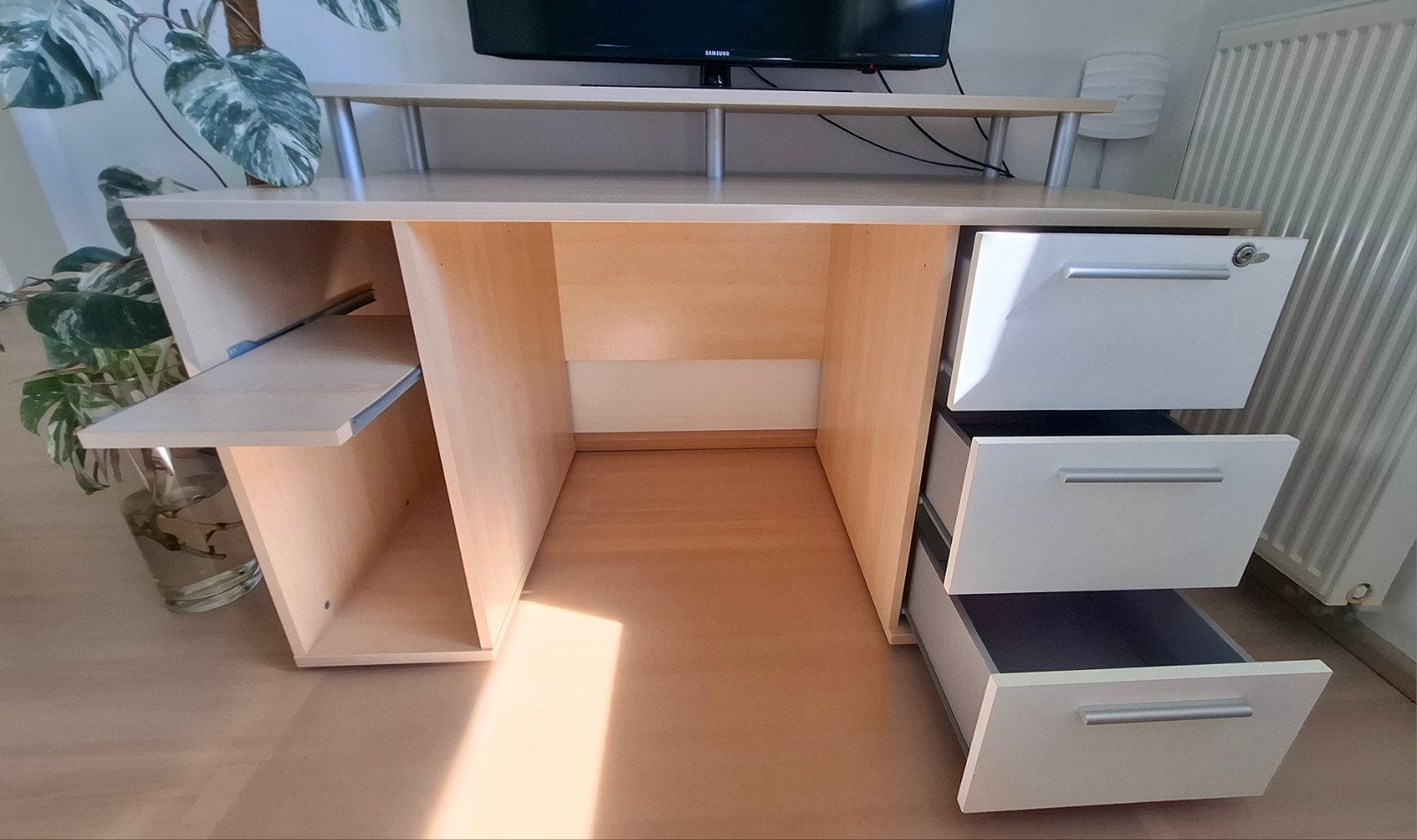 bureau - modern, Maison & Meubles, Bureaux, Comme neuf, Enlèvement, Avec tiroirs, Bois