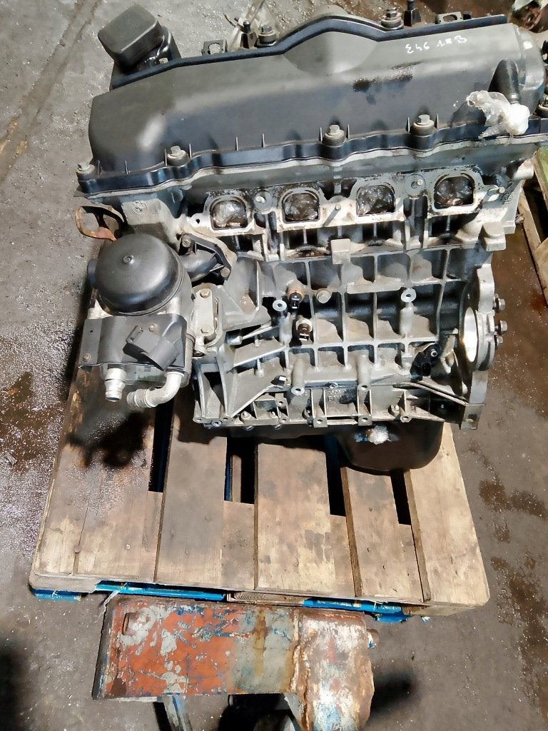 Moteur N42B18A Nu BMW E46, Envoi, Utilisé, Skoda