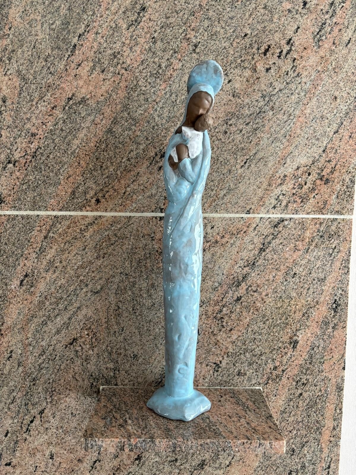 Céramique, mère et enfant signés par l'artiste., Antiquités & Art, Enlèvement