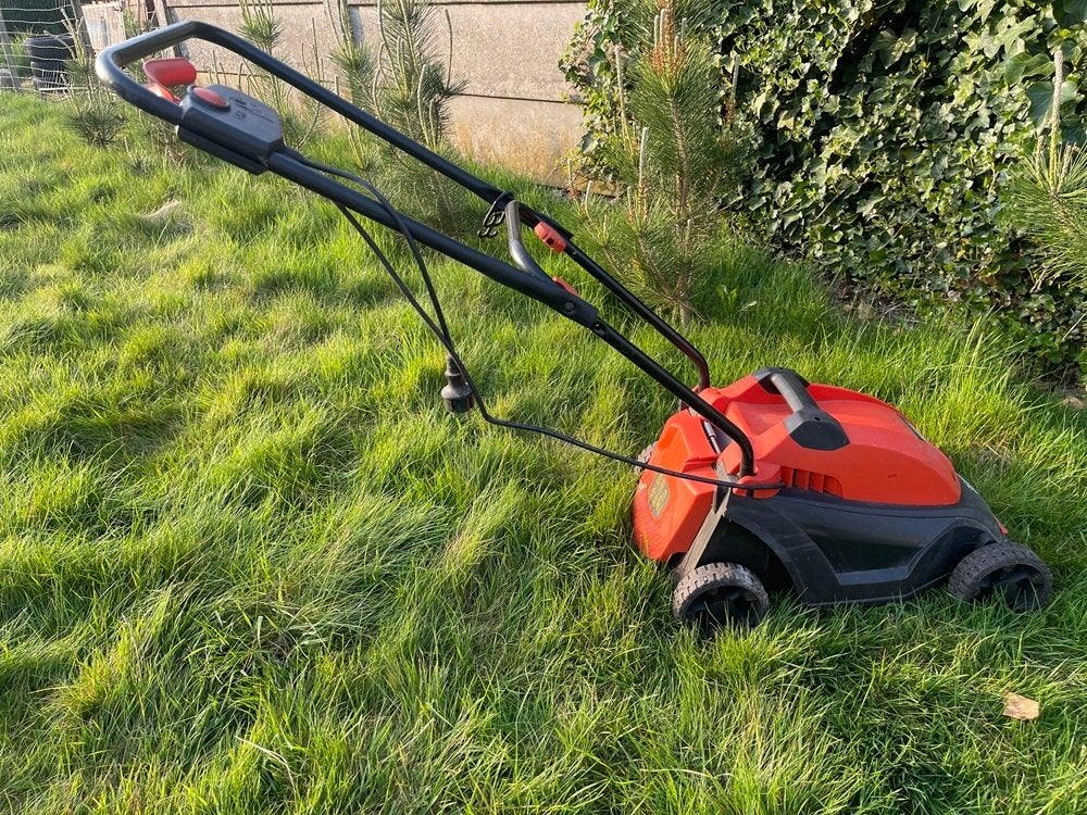 !Defecte! grasmaaier, Jardin & Terrasse, Tondeuses à gazon, Démarrage électrique, Enlèvement, Utilisé, Black&Decker