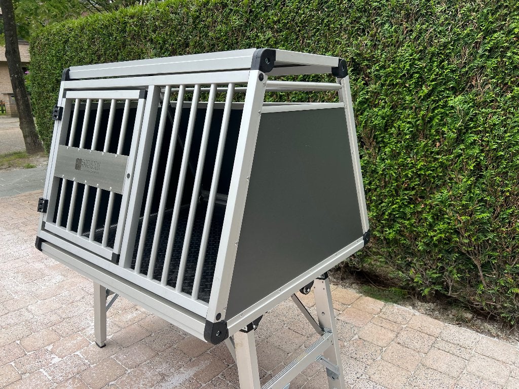 BMW X1/X3 Hondenbench op maat – stevig, veilig, comfortabel, Dieren en Toebehoren, Ophalen, Minder dan 65 cm, Hondenhok, Zo goed als nieuw