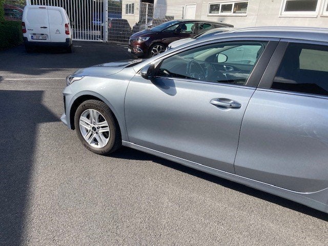 Kia Ceed 1.0 t-gdi gt line isg 5d 88kw, Autos, Capteur de lumière, Achat, 998 cm³, Euro 6