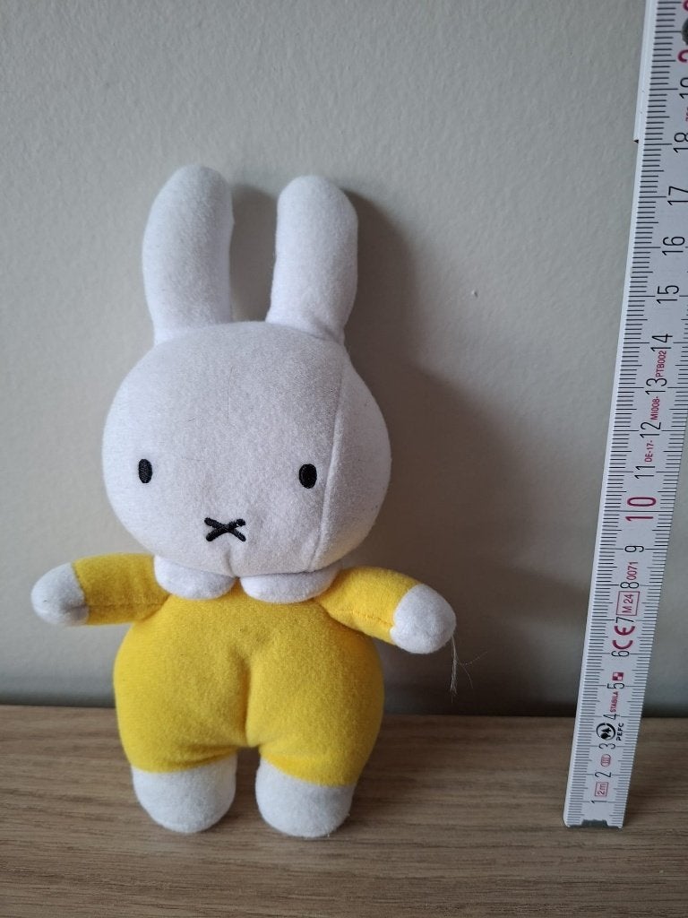 Nijntje knuffel met piepend geluid, Nijntje, Ophalen of Verzenden, Zo goed als nieuw, Met geluid
