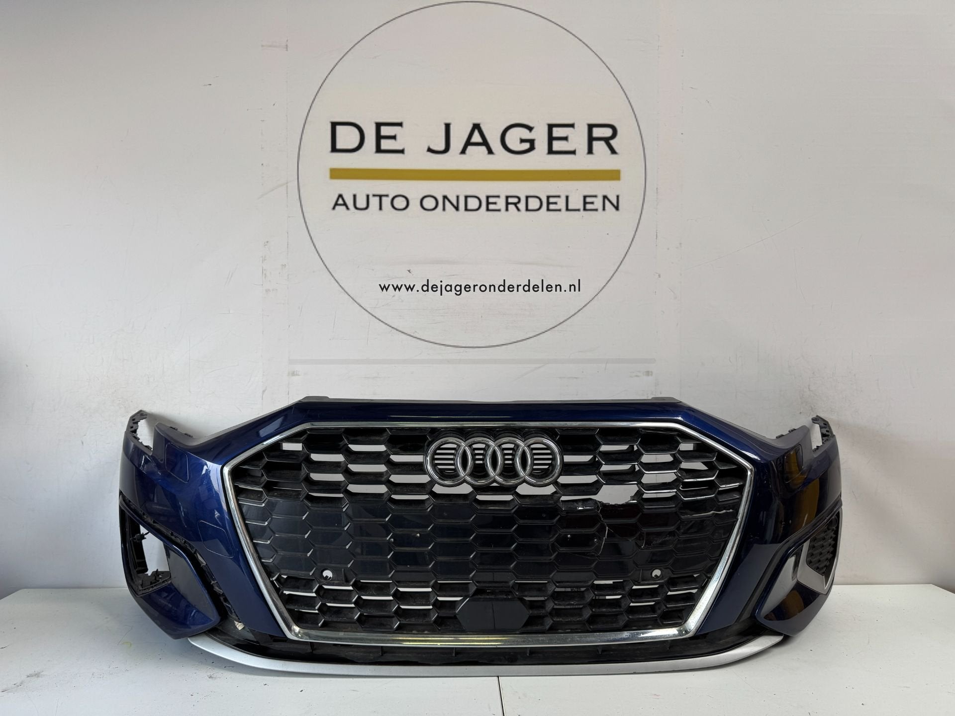 AUDI A3 8Y0 8Y PARE-CHOCS AVANT PARE-CHOCS 8Y0807437, Autos : Pièces & Accessoires, Pare-chocs, AUDI AG, Auto-Union-Strasse 1
85045  Ingolstadt, DE