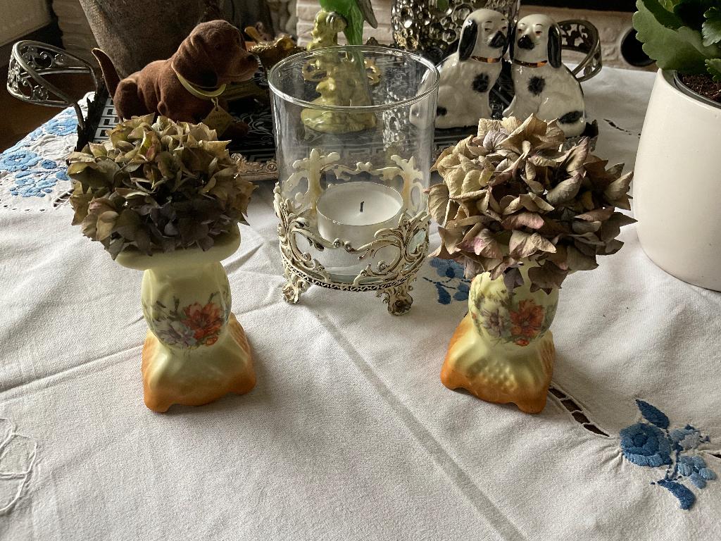Paar brocante porselein staanders / kaarsenhouder, Ophalen of Verzenden
