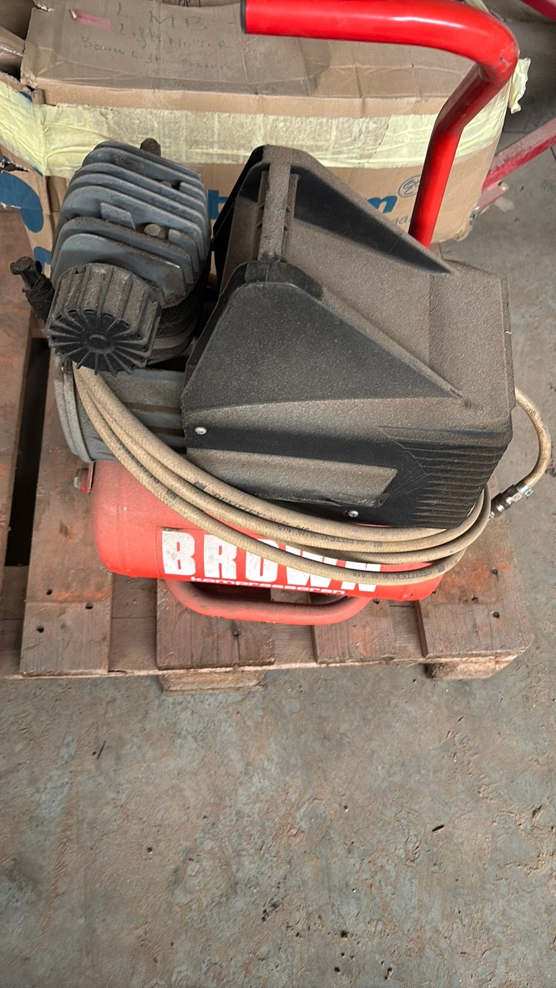 Compressor, Doe-het-zelf en Bouw, Ophalen, Zo goed als nieuw