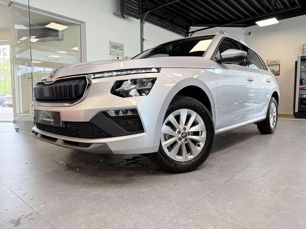 Skoda Kamiq Kamiq 1.0 TSI Selection DSG (bj 2025, automaat), Auto's, Skoda, Automaat, Stof, Gebruikt, Zwart