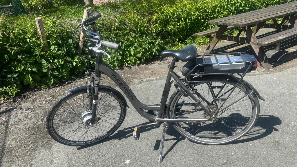 Elektronische fiets met kapotte batterij, Fietsen en Brommers, Ophalen, Zo goed als nieuw