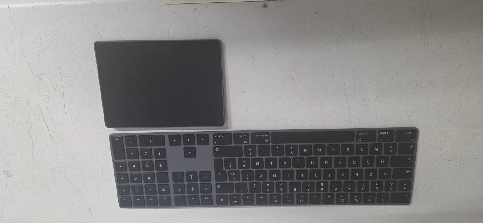 apple draadloos toetsenbord, Informatique & Logiciels, Serveurs, Enlèvement ou Envoi, Comme neuf