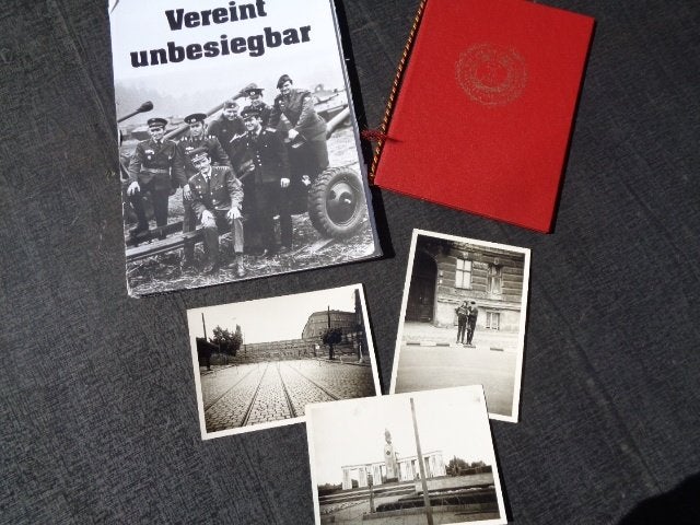 Lot DDR / NVA , foto's Vereint unbesiegbar, Ophalen of Verzenden, Landmacht, Foto of Poster