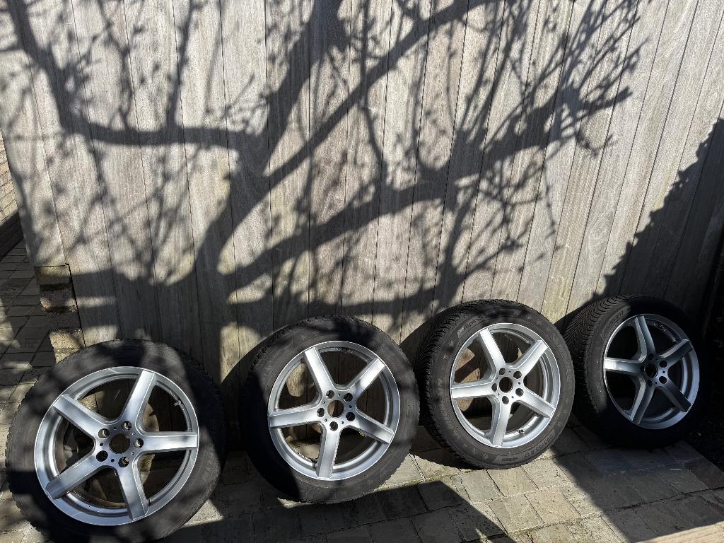 Michelin winterbanden + velgen 205/55 R17, Auto-onderdelen, Banden en Velgen, Ophalen, Gebruikt, Velg(en), 17 inch