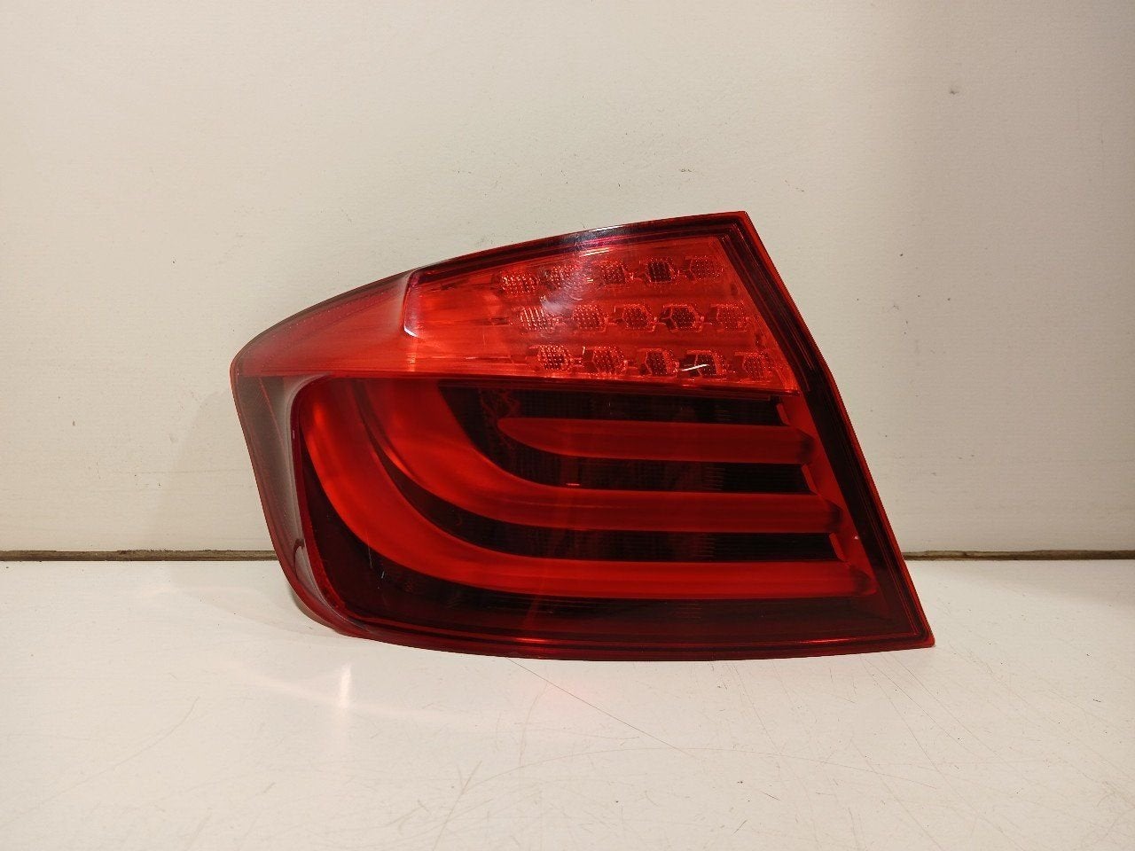 Achterlicht links buiten BMW 5 serie, Onderdelen@venauto.nl, Van der Ven Autorecycling B.V., Gebruikt, Ettenseweg 76, 4706 PB Roosendaal, The Netherlands