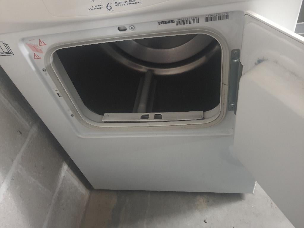Droogkast, Ophalen, 6 tot 8 kg, Gebruikt, Luchtafvoer