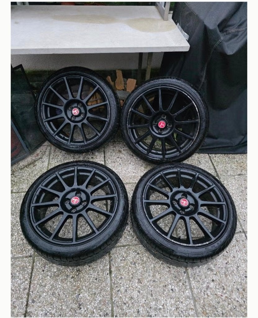 Abarth banden pirelli orgineel, Auto-onderdelen, Banden en Velgen, Ophalen, Banden en Velgen, Nieuw, 17 inch