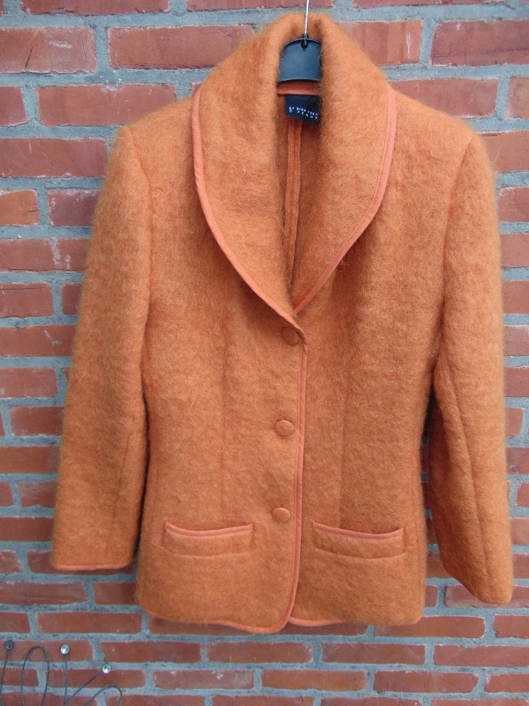 Jasje in wol nieuwstaat, Maat 38/40 (M), Oranje, Ophalen of Verzenden, Zo goed als nieuw