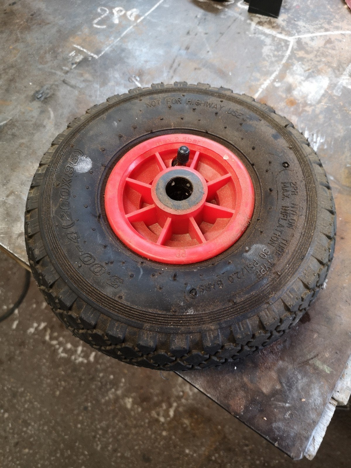 Une roue de diable, Enlèvement, Diable