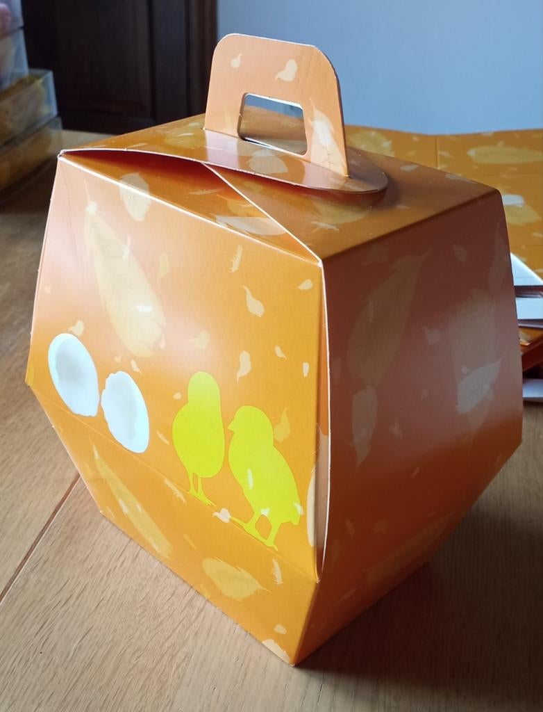 Paasboxen/mandjes en paaskuikentjes, Enlèvement