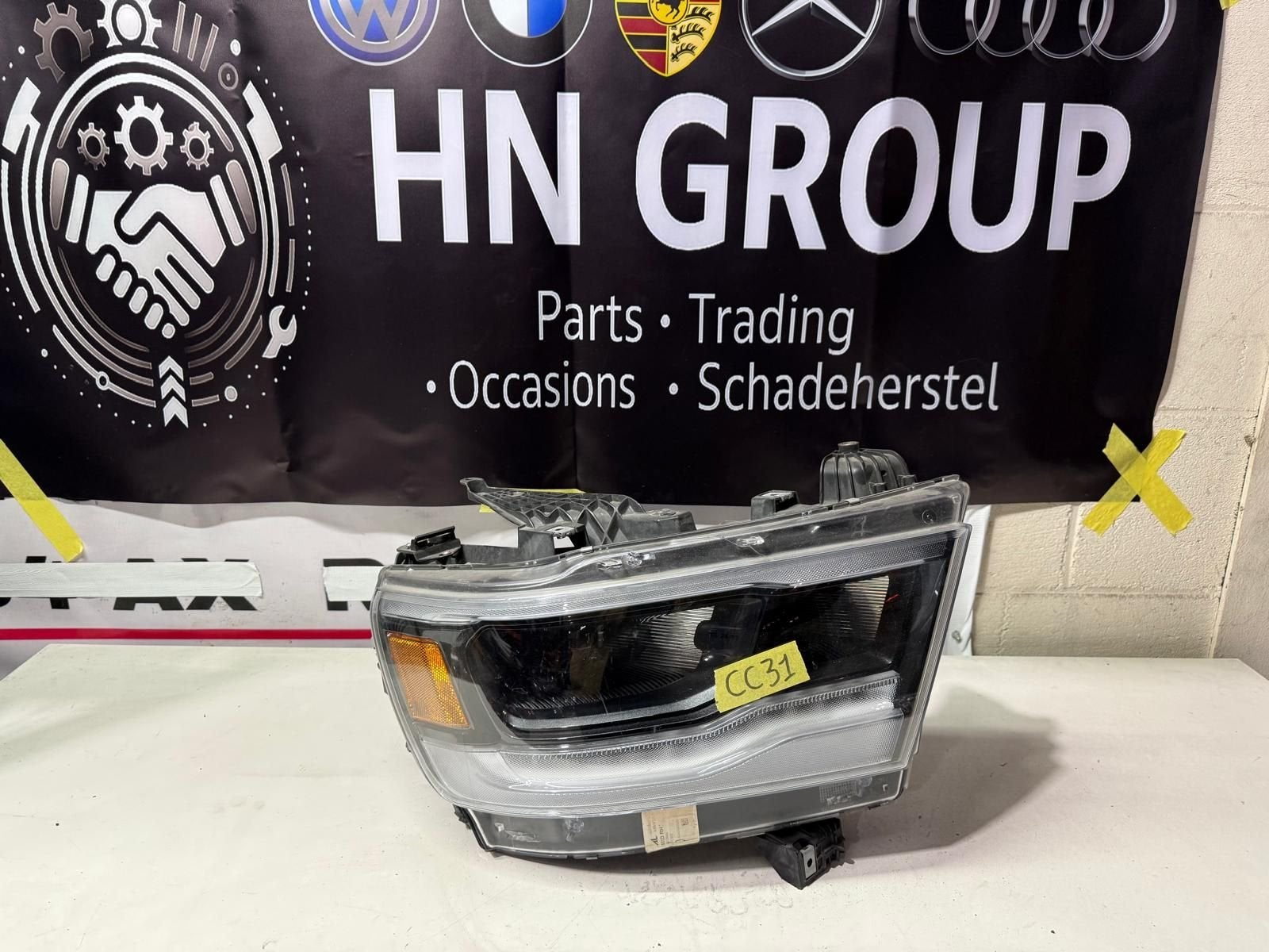 Dodge RAM Koplamp, Gebruikt, -, -, Ophalen of Verzenden