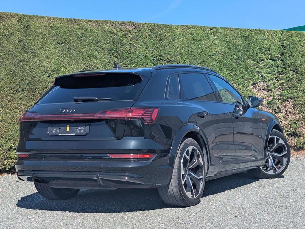 Audi SQ8 e-tron (Q8) S 503pk - opendak - 2x s-line - ambianc, Auto's, Automaat, Gebruikt, Zwart, Leder
