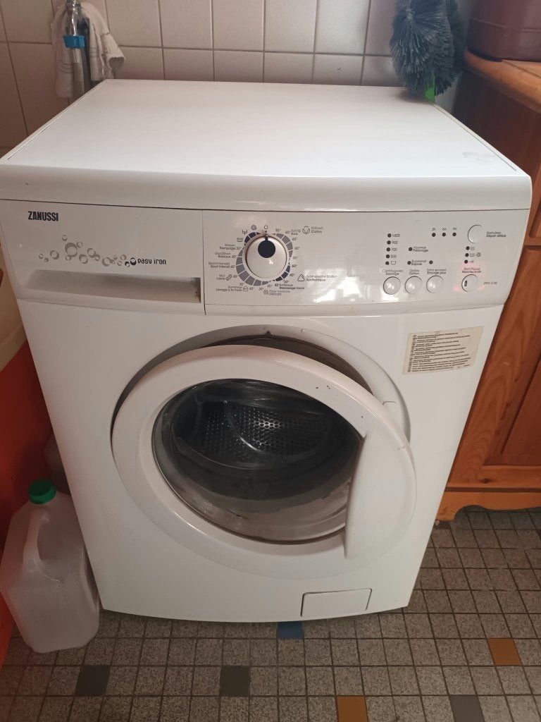 Machine à laver zanussi, 1200 à 1600 tours, 6 à 8 kg, 85 à 90 cm, Comme neuf