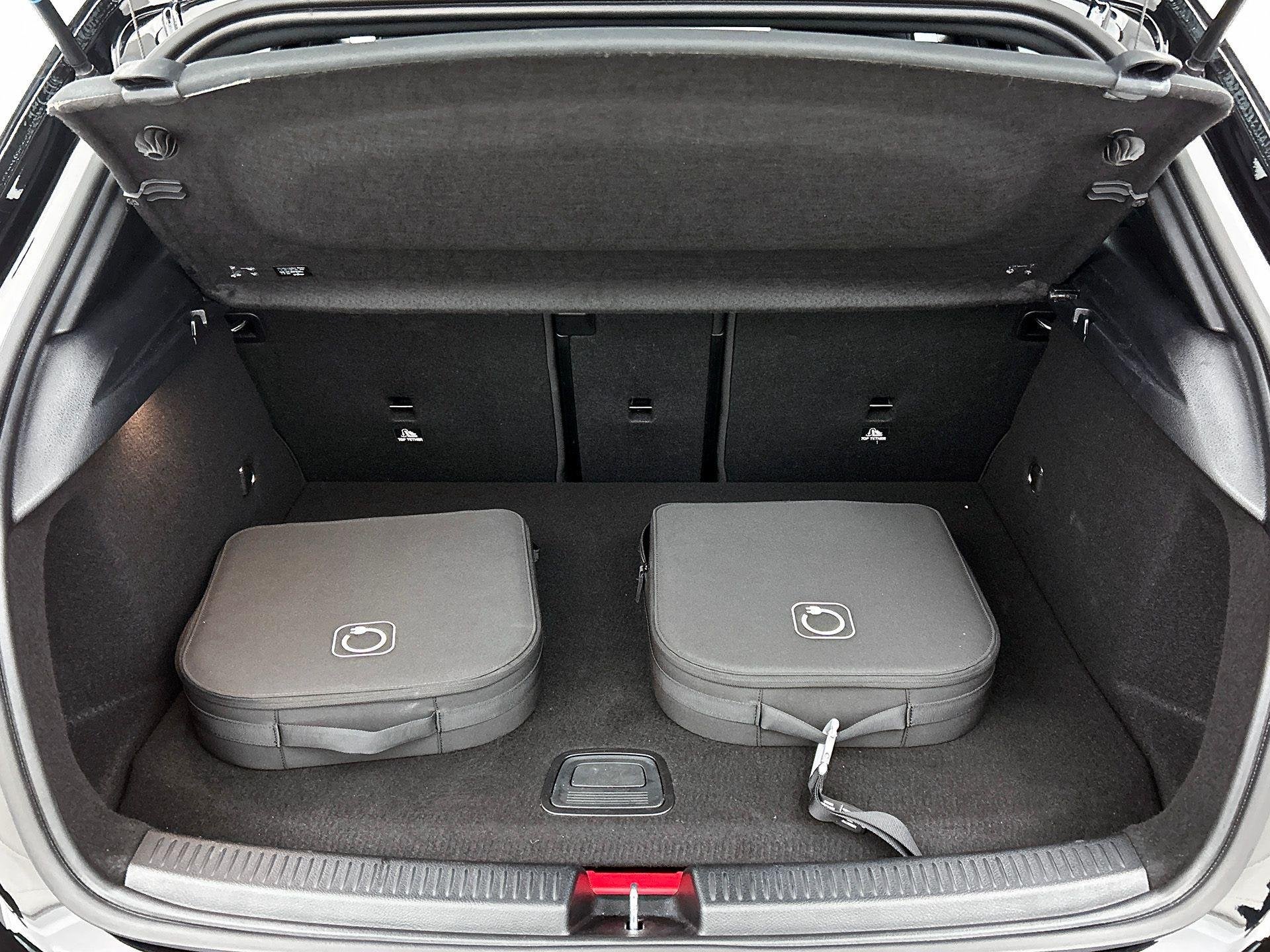 Mercedes-Benz A-Klasse 250 e Hatchback AMG Line | Smartphone, Auto's, Dealer onderhouden, Stof, Gebruikt, 4 cilinders