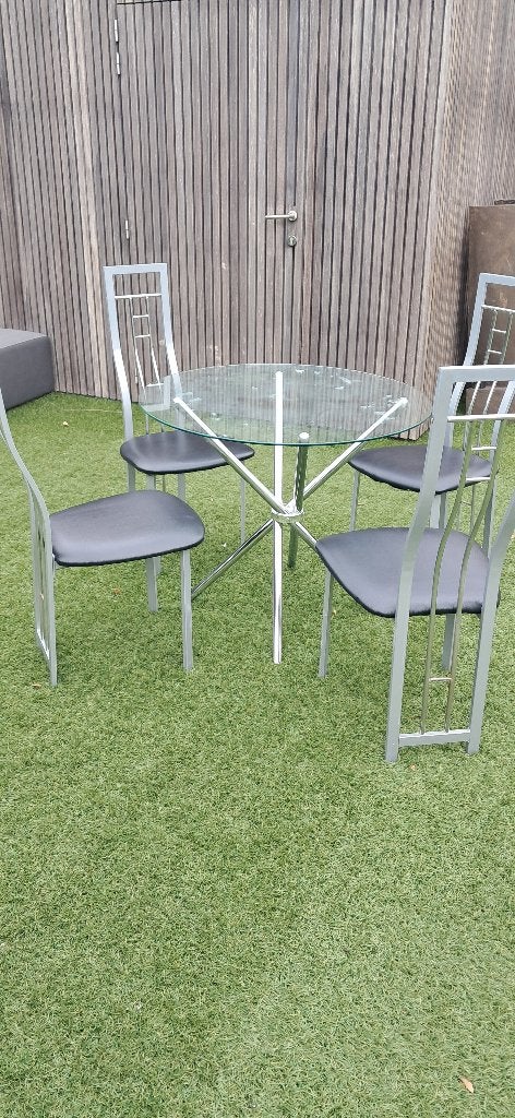 Tafel ,glasblad 90 cm ,4 stoelen ,2 bijpassende tafelkleedje, Huis en Inrichting, Ophalen, Overige materialen, Gebruikt, Rond