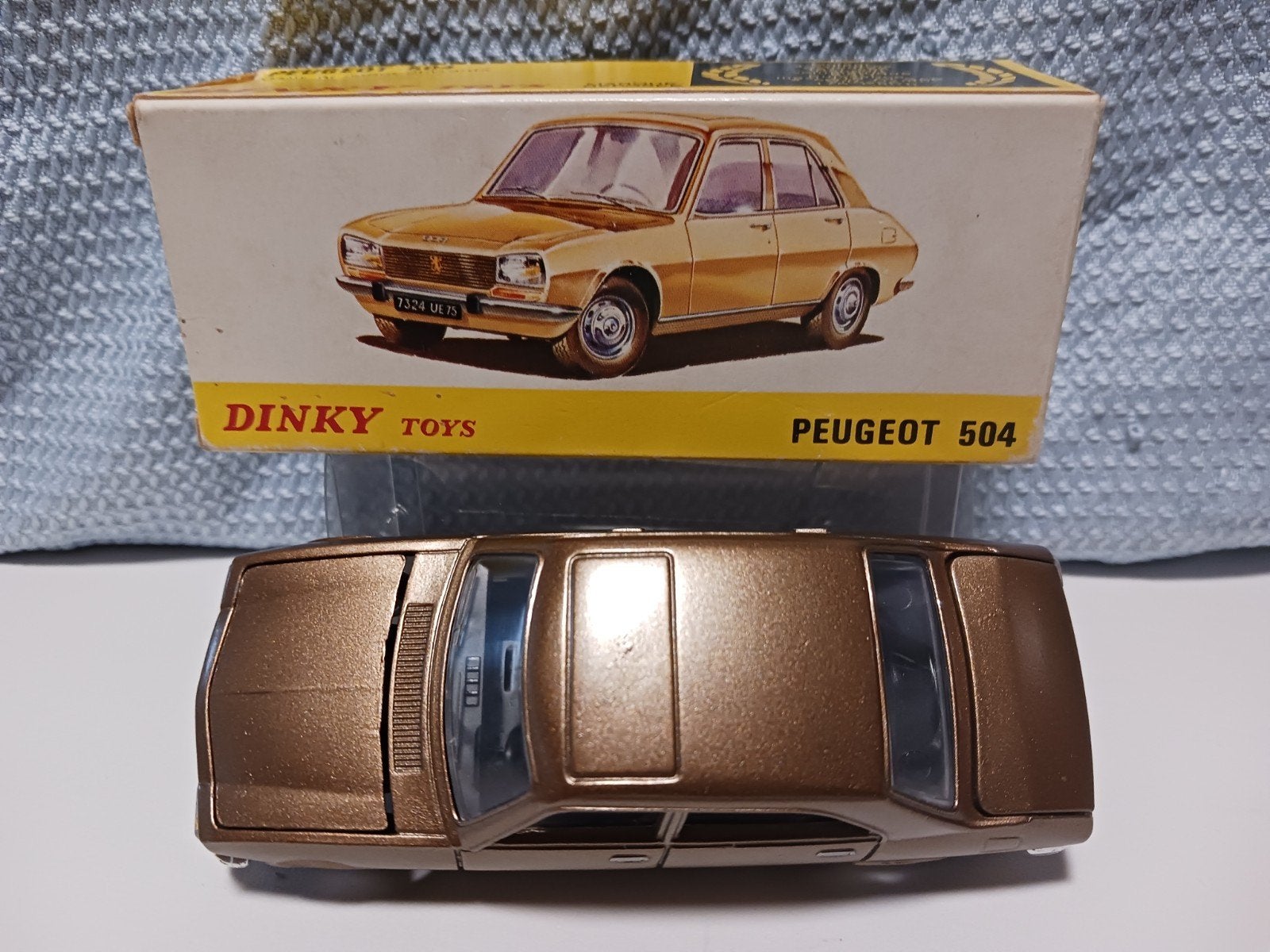 DINKY TOYS  1452.  PEUGEOT  504, Enlèvement ou Envoi, Dinky Toys
