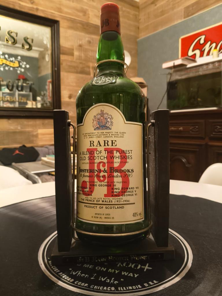 J&B a blend of the purest Scotch whiskies 3 L kantelfles1985, Ophalen of Verzenden