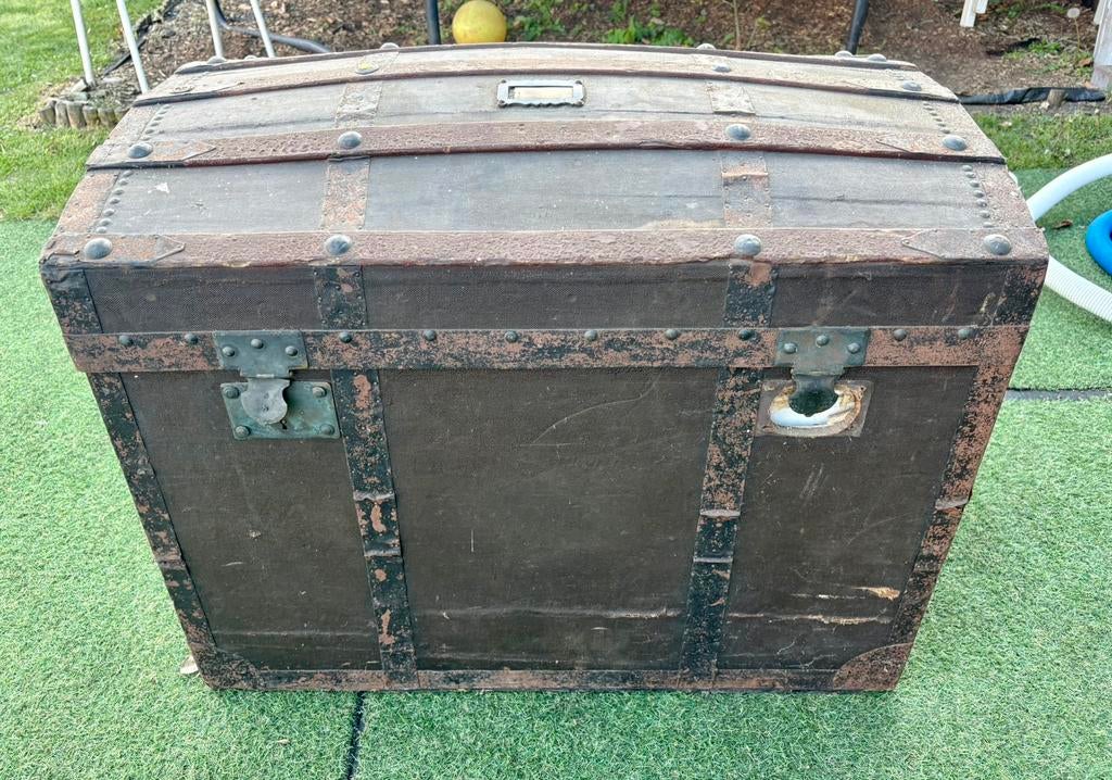 Coffre ancien, Enlèvement, Utilisé