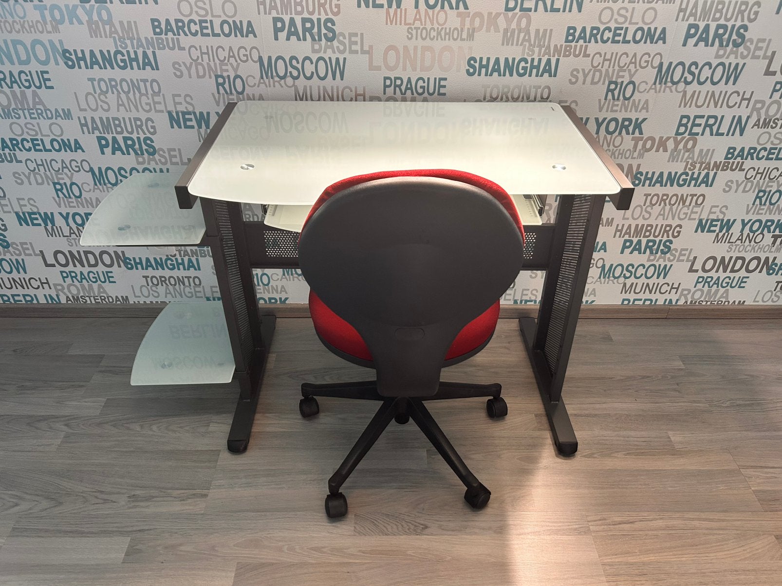 Computerburau mat glas, Ophalen, 120 cm, Zo goed als nieuw, Computerbureau