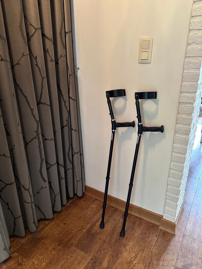 Orthopedische kruk / krukken loopkrukken, Enlèvement, Réglable en hauteur, Comme neuf