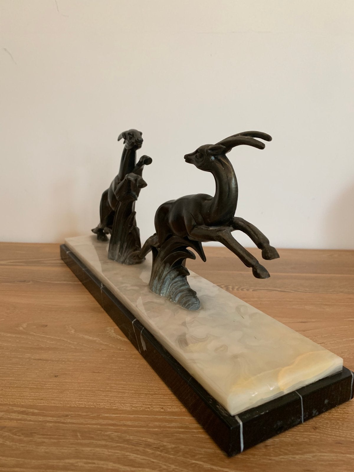 Statue art déco - gazelles sauteuses en bronze sur marbre, Enlèvement ou Envoi, Bronze