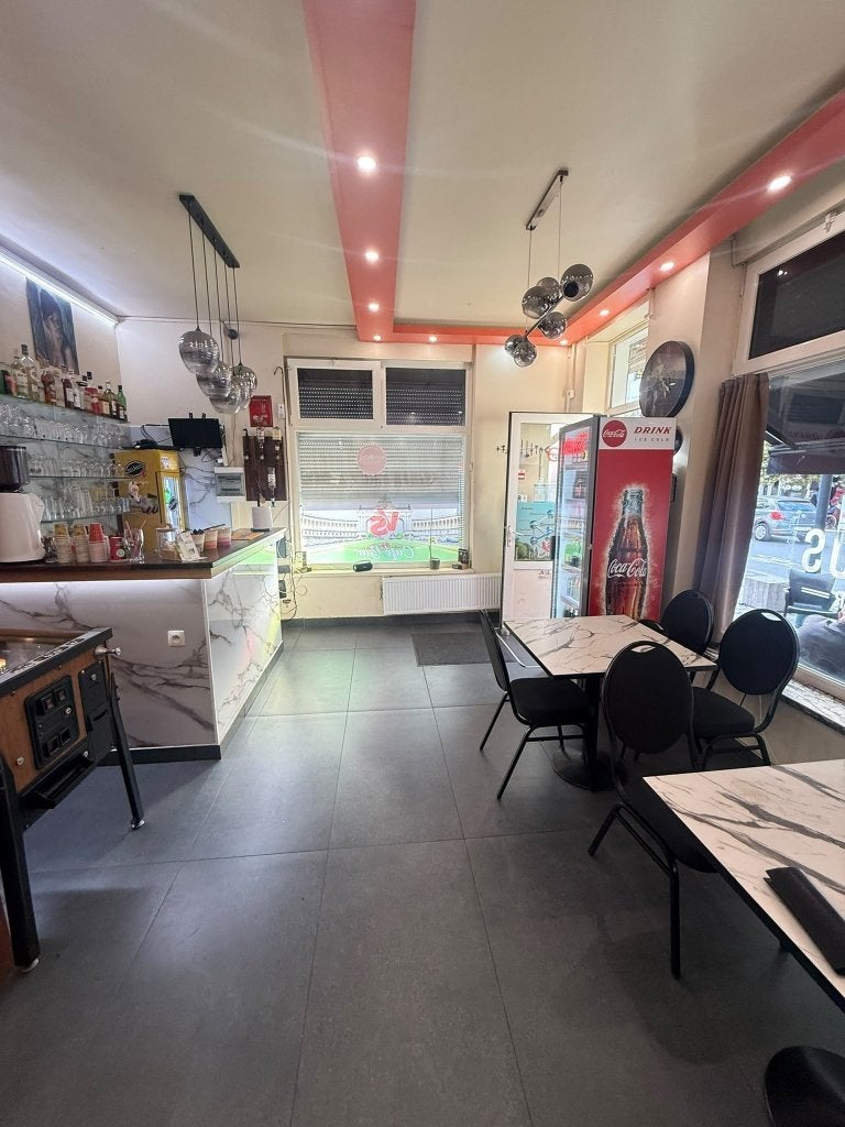 Café à loyer à Schaerbeek, Articles professionnels