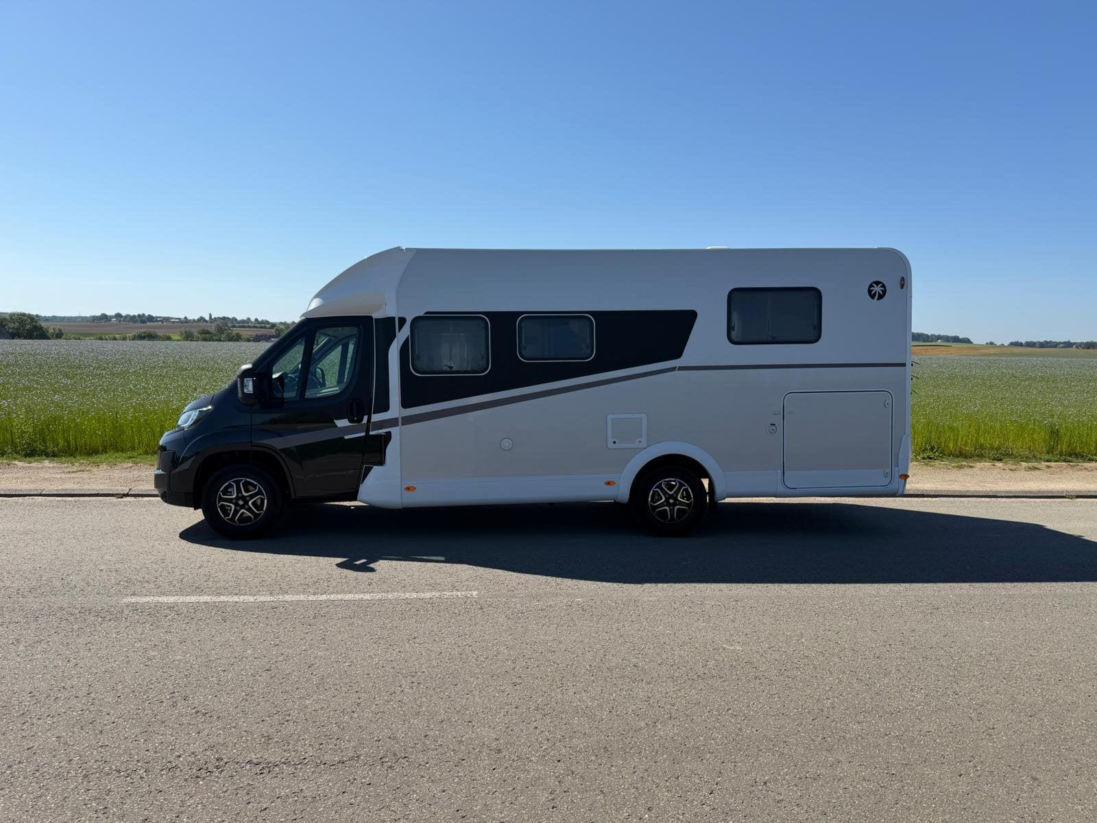 Fiat Ducato Capron Sunlight 69 LC Adventure - *NEW 2026*, Caravanes & Camping, Camping-cars, Impérial, Fiat, Douche, Automatique