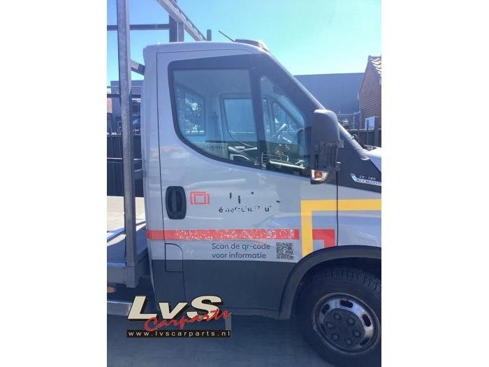 Portière 2portes droite d'un Iveco New Daily (52221), -, 3 mois de garantie, Utilisé, Porte