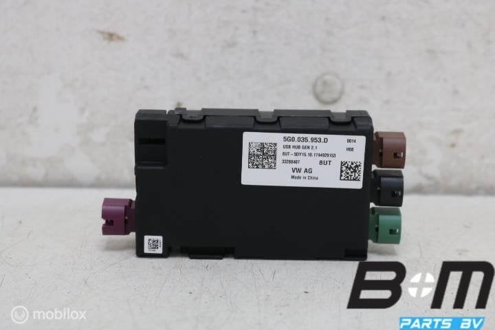 USB HUB met spanningsomvormer VW Polo 2G 5G0035953D, Auto diversen, Autoradio's, Gebruikt