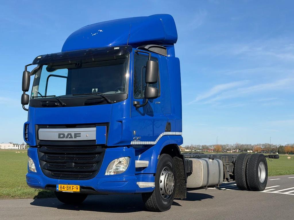 DAF CF 250 CF 230.18 CHASSIC CABINE. (bj 2017), Auto's, Vrachtwagens, Automaat, Achterwielaandrijving, 234 pk, Euro 6